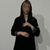 مخمل مع اكمام سواره ملونه