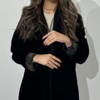 مخمل مع اكمام سواره ملونه