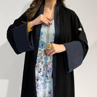 إنترنت مع أكمام سواره جاكار كحلي