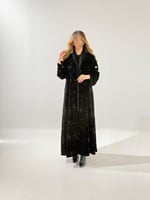 مخمل اسود مشجر ذهبي