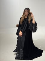 مخمل مع أكمام كسرات من المخمل الشيفون