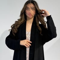 شاكيرا أكمام ضيقه