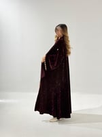 مخمل مموج عنابي