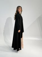 شاكيرا أكمام ضيقه