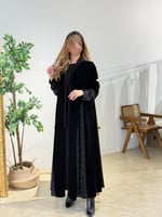 مخمل اسود مع كسرات مخمل شيفون