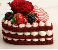 كيك ريد فيلفت وسط بالطلب المسبق ٢٤ ساعه