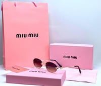 نظارة ماركة miu miu