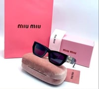 نظارة ماركة miu miu