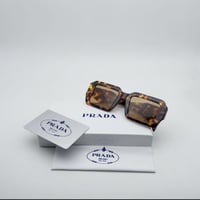 نظارة ماركة برادا باستايل