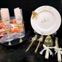 طقم ملكة مع تنسيق الورود