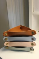 سلة جلد مع كتابة الأسم