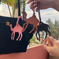 تعليقة جلد شكل جمل