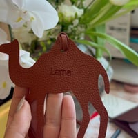 تعليقة جلد شكل جمل