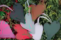 تعليقة جلد شكل قلب