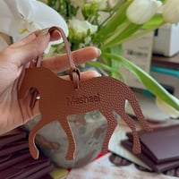 تعليقة جلد شكل حصان