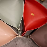 سلة جلد لمكتبك او منزلك او توزيعات بالأسم اوالأحرف...