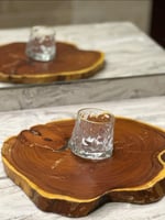 كوب رقاص ثلجي مع قاعدة خشبية