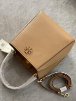 شنطه من توري بورش مقاس ١٨ سم