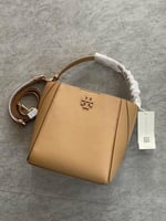 شنطه من توري بورش مقاس ١٨ سم