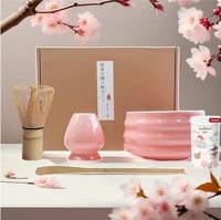 بوكس الماتشا الوردي ٤ قطع + ٣٠ جرام ماتشا احتفالية...