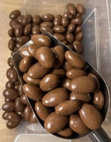 دراجيه لوز بشوكولاتة الحليب