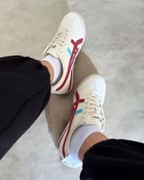 احمر