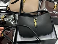 اف سان لوران