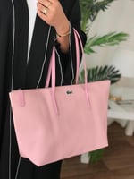 لاكوست مقاس وسط و كبير