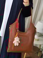 ميو ميو مع ميدالية