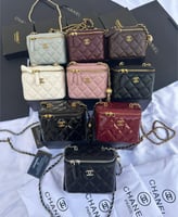 شانيل شنط ميك اب