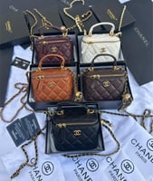 شانيل شنط ميك اب