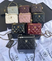 شانيل شنط ميك اب