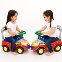 سيارة ركوب للاطفال لون أحمر للعمر من 2 الى 4 سنوات...