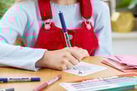 قلم حبر سائل أسود (UB-150) (ماركة يوني بول) اليابا...