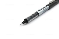 قلم حبر سائل أسود (UB-150) (ماركة يوني بول) اليابا...