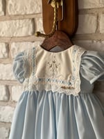 فستان مع القبعة الفرنسية 0-3 الى 1 سنوات