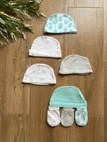 قبعات مع قفازات