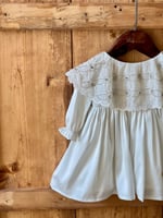 فستان من 3 شهور - سنه مع القبعه الفرنسيه