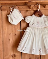 فستان شك يدوي مع القبعة الفرنسية 0-3 الى 1