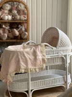 سرير خيرزان - بناتي