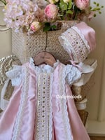 فستان 0-3 الى 9-12 مع القبعه الفرنسيه من1الى 5 سنو...