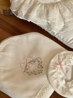 مدس تطريز مع اللفه والقبعه الدائريه