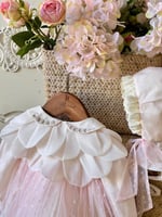 فستان 0-3 الى 1 سنه مع القبعه الفرنسيه