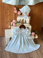 فستان من 0_3 شهور الى 9_12 مع القبعة الفرنسية 1 سن...