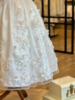 فستان ابيض شك وتطريز يدوي من 9-12 سنة