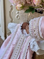 فستان 0-3 الى 9-12 مع القبعه الفرنسيه من1الى 5 سنو...