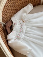 فستان مع القبعة الفرنسية 0-3 الى 1 سنة بدون الجورب