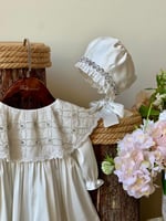 فستان من 3 شهور - سنه مع القبعه الفرنسيه