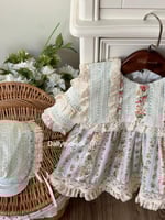 فستان مورد من0_3 الى 6_9 شهر مع قبعة فرنسية