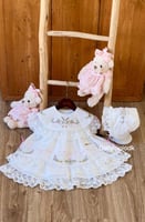 فستان أبيض من 0_3 قبعة الشهور الى 9_12 مع القبعة ا...